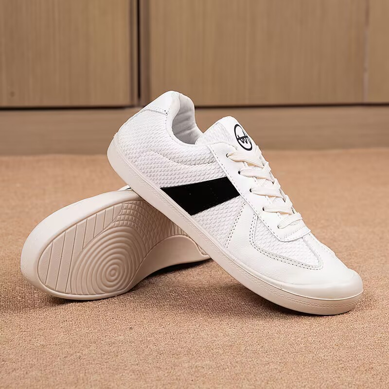 Women Shoes Tennis - รองเท้ากีฬาผู้หญิง รองเท้าลำลองสุดหรู รองเท้าเทนนิส รองเท้าเดินเล่นกลางแจ้ง รองเท้าวิ่ง รองเท้าแฟชั่นแบบแบน