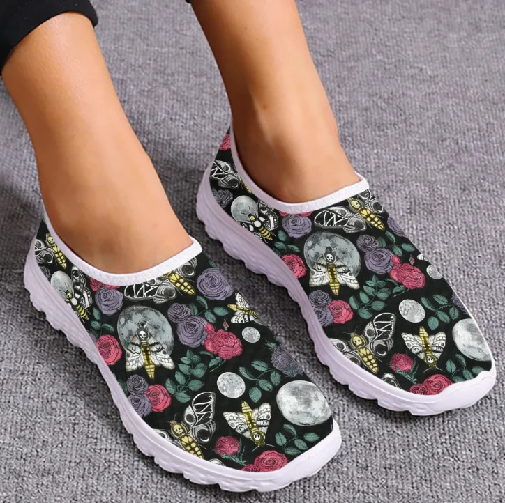 Women Shoes Tennis - รองเท้าผ้าใบแฟชั่นสีสันสดใส ลายผีเสื้อไล่เฉดสี ดีไซน์ตาข่าย คุณภาพสูง สไตล์ลำลอง ผลิตตามสั่ง