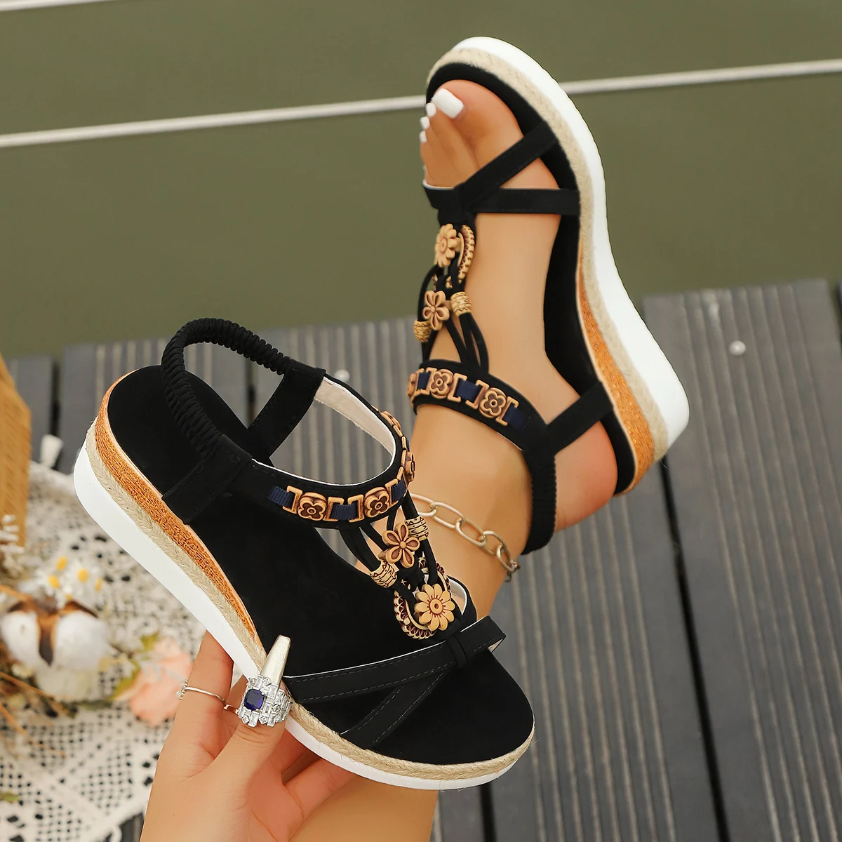 Gladiator Sandal Women - รองเท้าส้นเตารีดแบบสานสำหรับผู้หญิง ฤดูร้อน 2024 รองเท้าส้นตึกแบบกลาดิเอเตอร์ รองเท้าพื้นหนาสำหรับใส่ไปชายหาด รองเท้าผู้หญิง