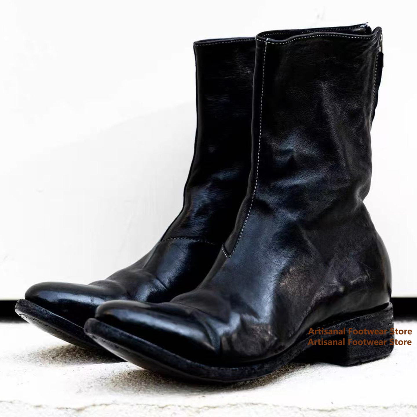Block Heel Ankle Boots - รองเท้าบูทหนังย้อนยุคทรงย่นระดับกลางน่อง พร้อมซิปด้านหลัง หัวแหลม ส้นเตี้ยทรงบล็อก สไตล์เรโทร หรูหรา