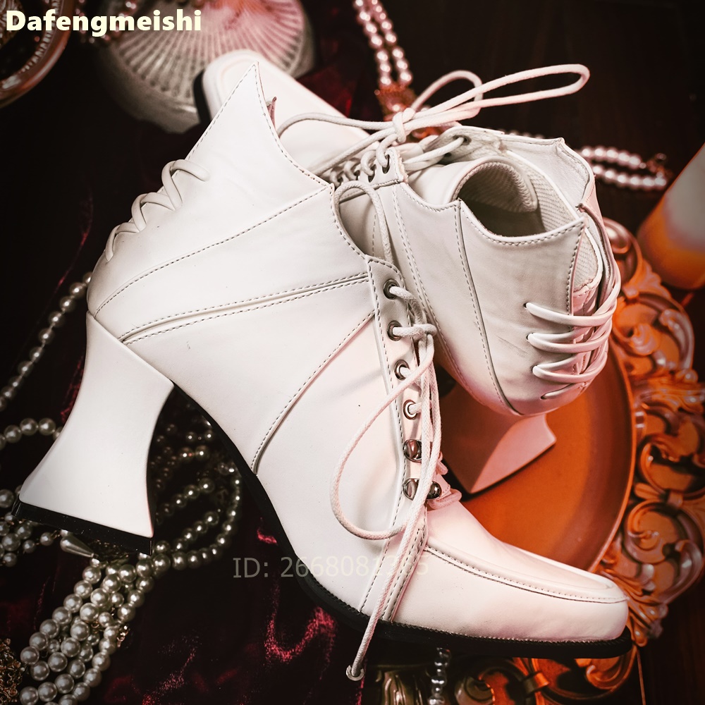 Block Heel Ankle Boots - รองเท้าบูทหนังสีขาวทรงเหลี่ยม ปลายเท้าทรงเหลี่ยม ร้อยเชือกด้านหน้าและด้านหลัง ส้นหนา สำหรับผู้หญิง สไตล์โกธิค