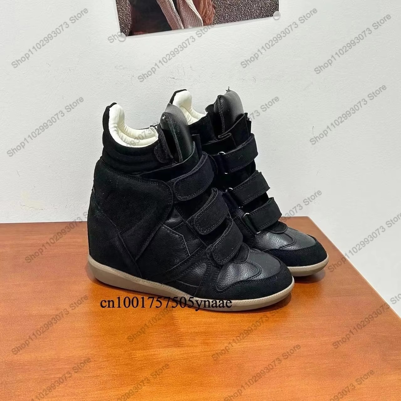 Block Heel Ankle Boots - รองเท้าผ้าใบหุ้มข้อส้นลิ่มซ่อนสำหรับผู้หญิง หนังกลับผสมหนังแท้ สายรัดเวลโครเพิ่มความสูงภายใน น้ำหนักเบา สวมใส่สบาย แฟชั่นลำลอง