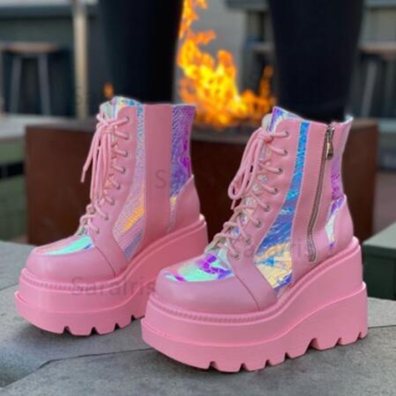 รองเท้าบูทข้อเท้าสีชมพูโฮโลแกร - Block Heel Ankle Boots บทวิจารณ์และราคา