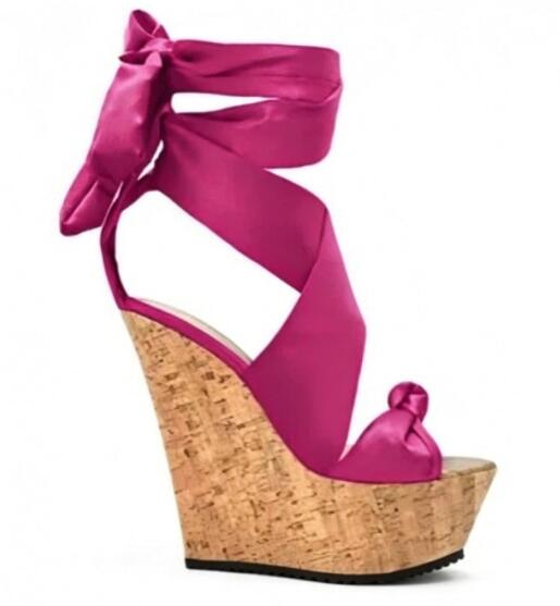 รองเท้าแตะส้นเตารีดผ้าไหมลายตา - Cork Wedge Sandal บทวิจารณ์และราคา